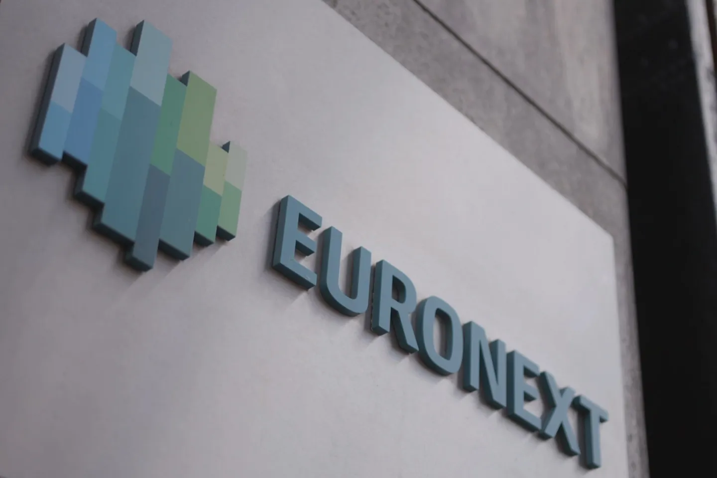 hero-banner-euronext